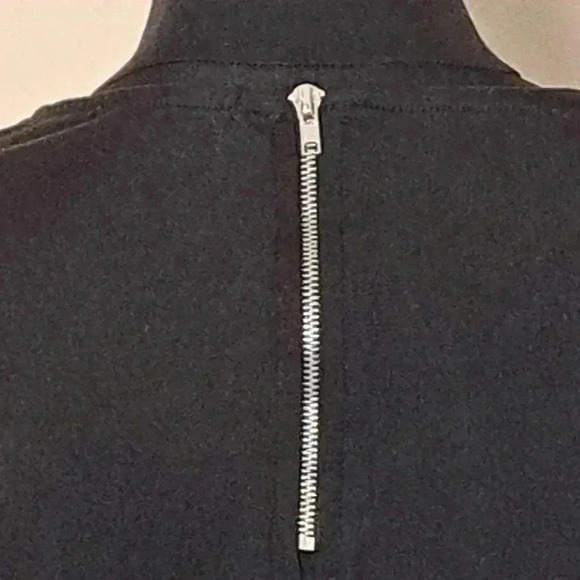 ❤️ Cold Shoulder Black Top Medium - Picture 12 of 13